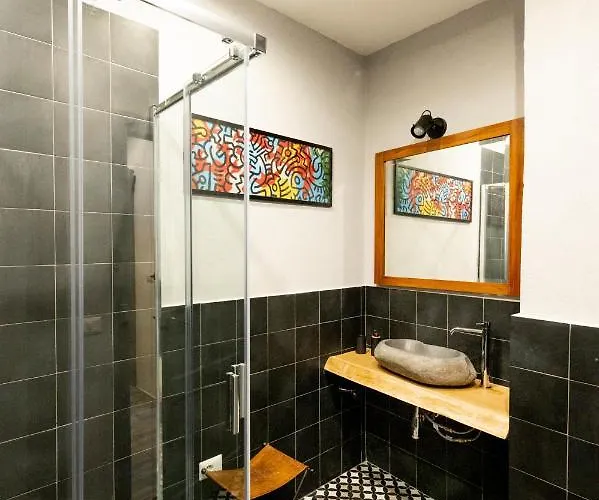 Urban Blue ゲストハウス *