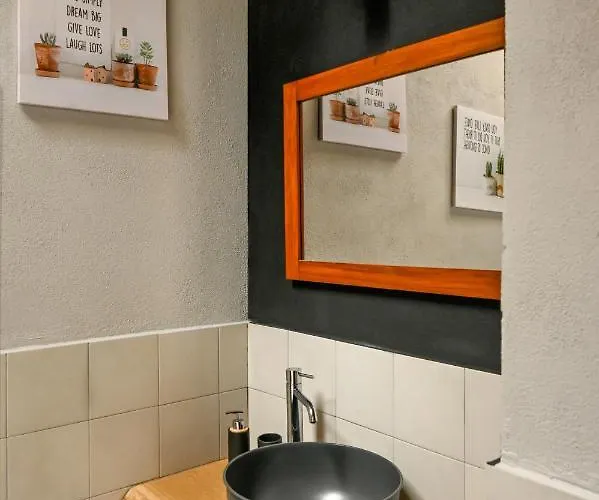 Urban Blue ゲストハウス